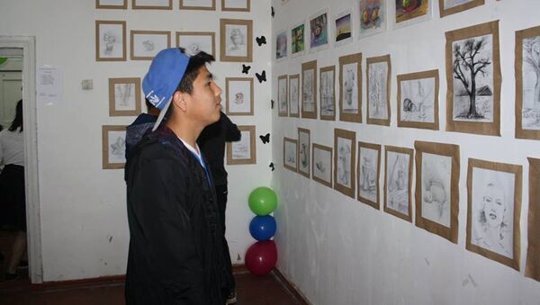 Художественная выставка учеников интерната в Бишкеке - Sputnik Кыргызстан
