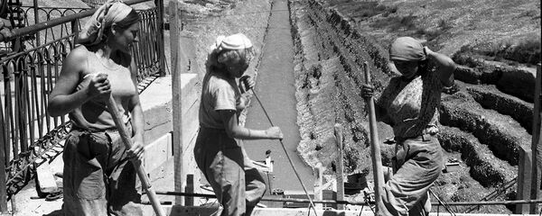 Чоң Чүй каналынын курулушунан алынган баалуу сүрөттөр - Sputnik Кыргызстан