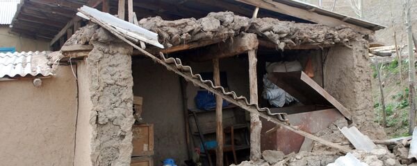 Последствия землетрясения в Чон-Алайском районе Последствия землетрясения в Чон-Алайском районе - Sputnik Кыргызстан