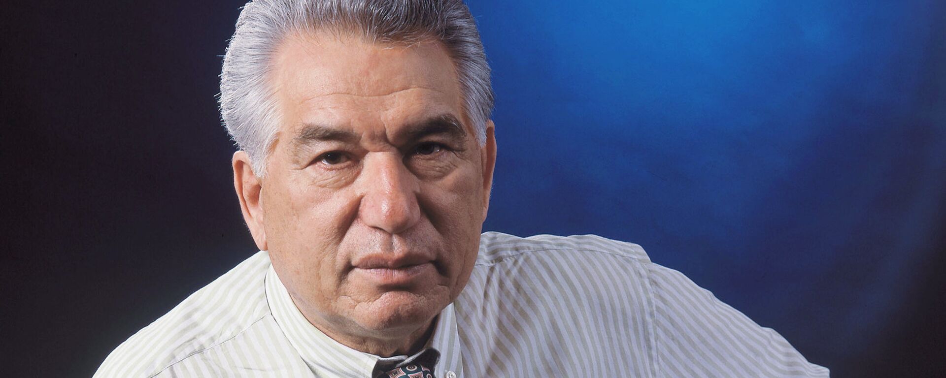 Залкар жазуучу Чыңгыз Айтматов. Архив - Sputnik Кыргызстан, 1920, 12.12.2025