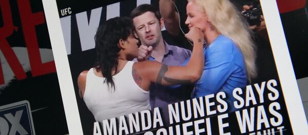 Снимок с социальной сети Twitter группы FOX Sports: UFC. Шевченко и Нуньес на взвешивании - Sputnik Кыргызстан