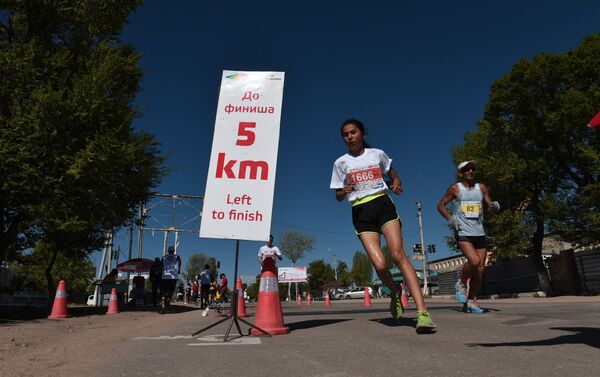 Международный марафон Run the Silk Road проводится уже шестой раз. - Sputnik Кыргызстан
