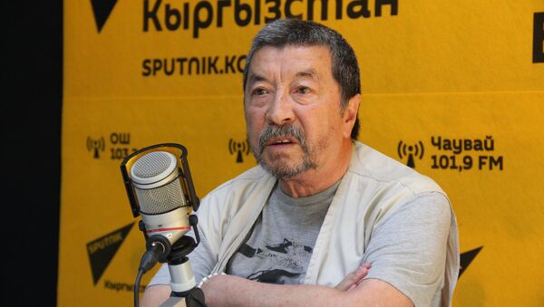 Режиссер, сценарист и заслуженный деятель искусств Киргизской ССР Геннадий Базаров во время интервью Sputnik Кыргызстан - Sputnik Кыргызстан