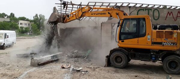 Снос незаконных построек в Бишкеке. Архивное фото - Sputnik Кыргызстан