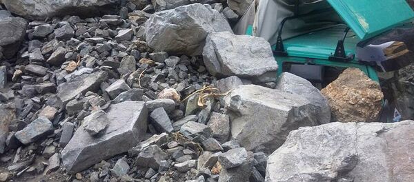 Камнепад на автодороге Ала-Бука-Жаны-Базар-Кировка Камнепад на автодороге Ала-Бука-Жаны-Базар-Кировка - Sputnik Кыргызстан