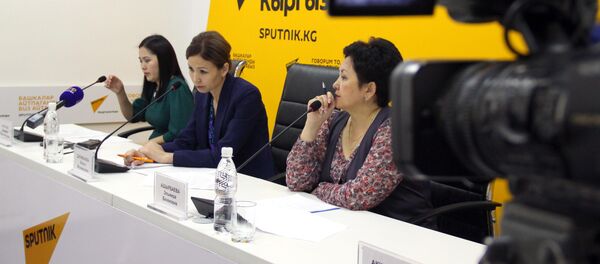 Пресс-конференция Защита детства. О судьбах детей из КР, усыновленных иностранцами - Sputnik Кыргызстан