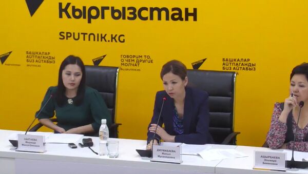 Усыновление детей из КР иностранцами обсудили в пресс-центре Sputnik Кыргызстан - Sputnik Кыргызстан