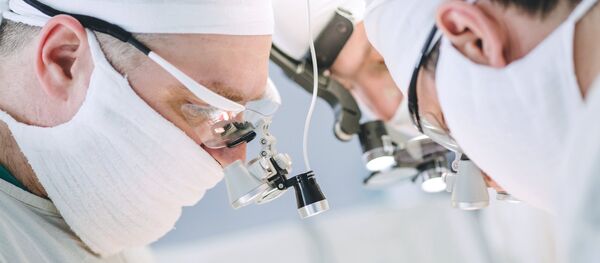 Дарыгерлер операция учурунда. Архив - Sputnik Кыргызстан