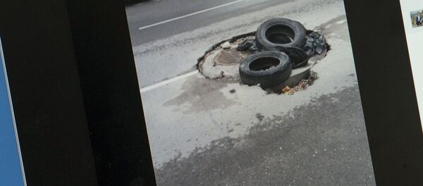 Снимок с социальной сети Facebook пользователя Марии Орловой. Канализационный люк в 5-м мкр. - Sputnik Кыргызстан