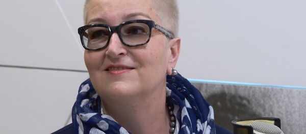 Писатель, теле- и радиоведущая Татьяна Устинова в студии радио Sputnik. - Sputnik Кыргызстан