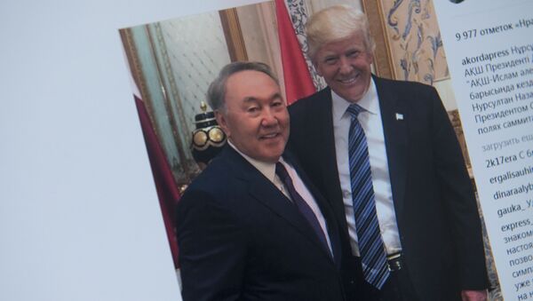 Президент Казахстана Нурсултан Назарбаев во время встречи с президентом США Дональдом Трампом в Эр-Рияде. Фото со страницы Instagram пользователя akordapress - Sputnik Кыргызстан