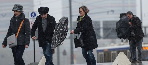 Майский снегопад в Москве Майский снегопад в Москве - Sputnik Кыргызстан