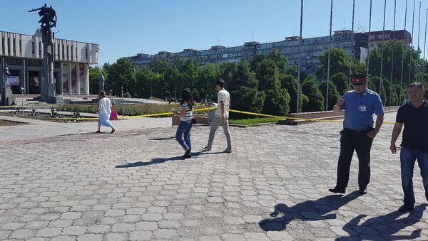 Оцепление района здания Национальной филармонии в Бишкеке - Sputnik Кыргызстан