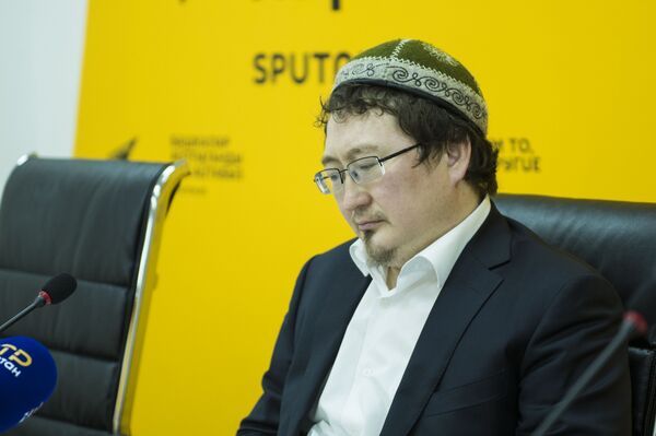 Кто не следует рекомендациям врача, совершает грех — улем Кадыр Маликов о COVID - Sputnik Кыргызстан