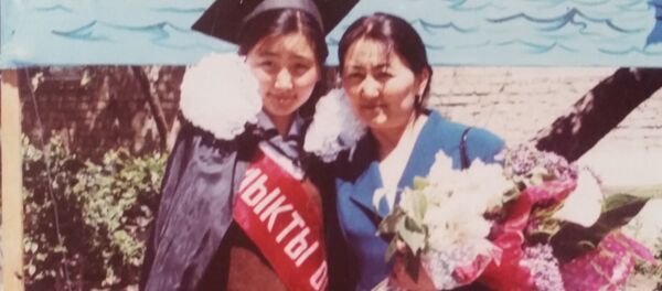 Алып баруучу Назира Айтбекованын архивдик сүрөтү Алып баруучу Назира Айтбекованын архивдик сүрөтү - Sputnik Кыргызстан