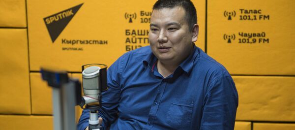 IT-технолог, программист Төлөгөн Аматов Sputnik Кыргызстан радиосуна маек - Sputnik Кыргызстан