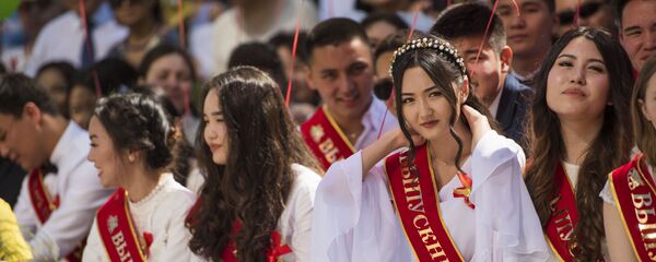 Бүтүрүүчүлөр. Архив - Sputnik Кыргызстан