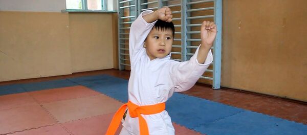 Участник телепередачи Первого канала Лучше всех Нурмухамед Ташмаматов - Sputnik Кыргызстан