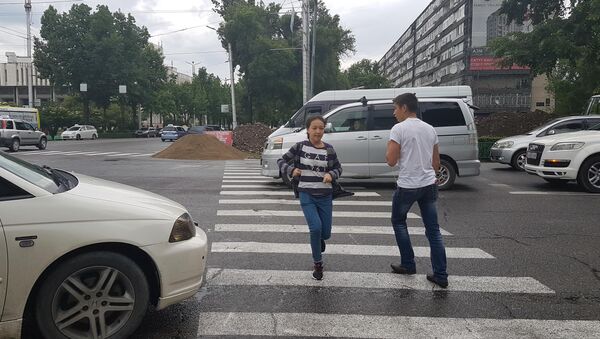 Пешеходный переход на пересечении проспектов Чуй и Манаса в Бишкеке - Sputnik Кыргызстан