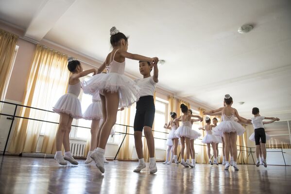 Бишкекского хореографическое училище имени Ч. Базарбаева - Sputnik Кыргызстан