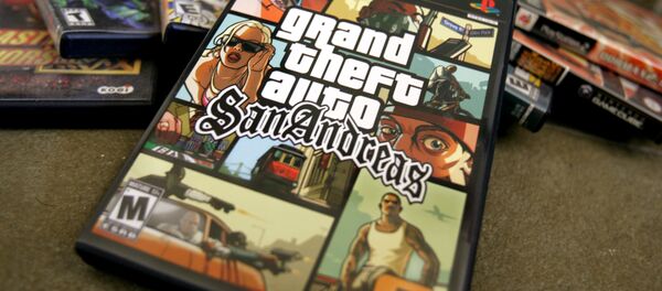 Диск видеоигры Grand Theft Auto: San Andreas для Playstation. Архивное фото - Sputnik Кыргызстан