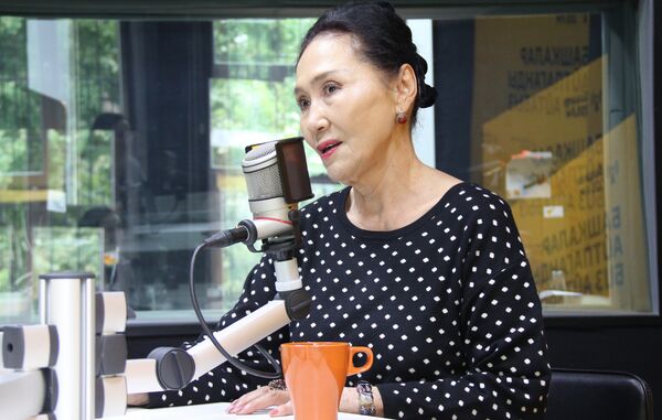 Народная актриса Кыргызстана, артистка театра и кино Назира Мамбетова Народная актриса Кыргызстана, артистка театра и кино Назира Мамбетова - Sputnik Кыргызстан