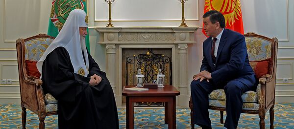 Премьер-министр Сооронбай Жээнбеков и Патриарх Московский и Всея Руси Кирилл - Sputnik Кыргызстан