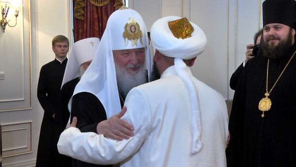 О чем говорили верховный муфтий КР и патриарх Кирилл — кадры со встречи - Sputnik Кыргызстан