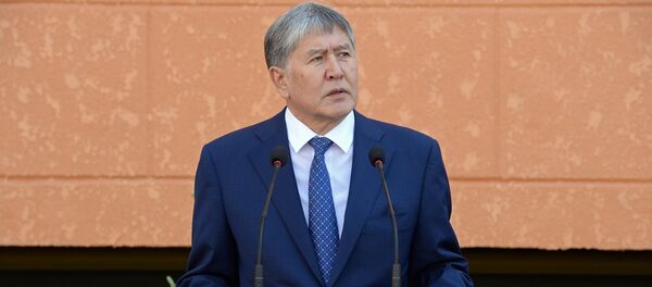 Бывший президент КР Алмазбек Атамбаев. Архивное фото Бывший президент КР Алмазбек Атамбаев. Архивное фото - Sputnik Кыргызстан