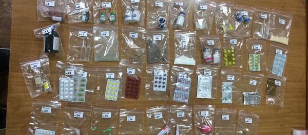 Попытка ввоза крупной партии психоактивных наркотических препаратов в КР Попытка ввоза крупной партии психоактивных наркотических препаратов в КР - Sputnik Кыргызстан