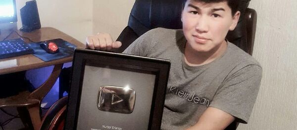 KZ KG Tube ютуб каналынын автору 18 жашар Нурбол Эрланов - Sputnik Кыргызстан