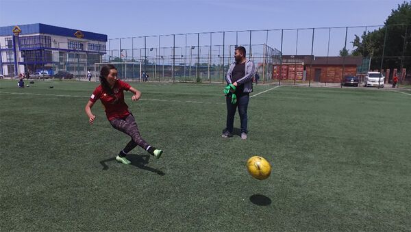 Футбол сулуусу – 2017 сынагынын жеңүүчүсү футболго кантип келип калганын айтты - Sputnik Кыргызстан