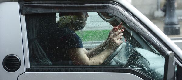 C 1 июня вступил в силу запрет на работу для водителей, не имеющих российских прав - Sputnik Кыргызстан