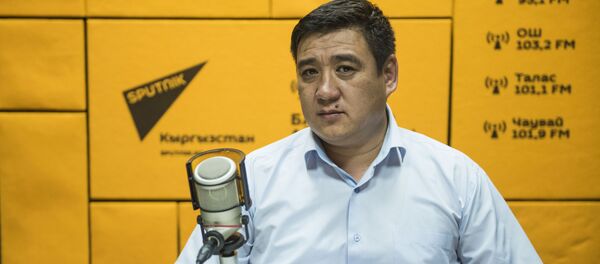 Заместитель директора Центра трудоустройства граждан КР при Министерстве труда, миграции и молодежи Алмаз Алыбаев Заместитель директора Центра трудоустройства граждан КР при Министерстве труда, миграции и молодежи Алмаз Алыбаев - Sputnik Кыргызстан