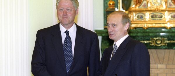 Встреча президента США Билла Клинтона и президента РФ Владимира Путина в Кремле. 2000 год. Архивное фото - Sputnik Кыргызстан