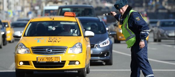 Рейд ГИБДД против нелегальных таксистов - Sputnik Кыргызстан