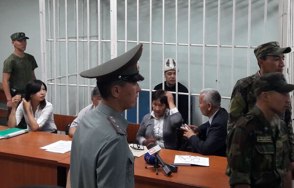 Суд над политиком Садыром Жапаровым - Sputnik Кыргызстан