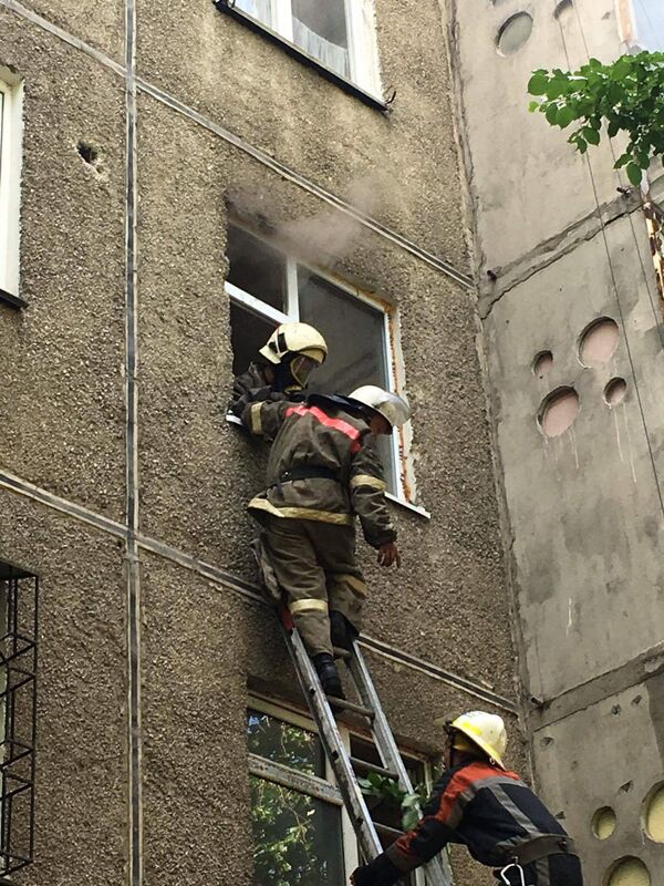 Пожар в квартире многоэтажного дома по улице Шевченко Бишкека - Sputnik Кыргызстан