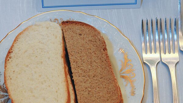 Хлеб на столе. Архивное фото - Sputnik Кыргызстан