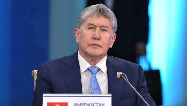 КСДП партиясынын лидери Алмазбек Атамбаевдин архивдик сүрөтү - Sputnik Кыргызстан