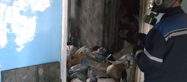 От бишкекчанки сбежали соседи — как я побывал в квартире, где нельзя жить - Sputnik Кыргызстан