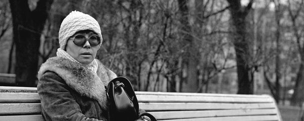 Кыргызстандын кинотармагында эмгектенген атактуу режиссер Динара Асанованын архивдик сүрөтү Кыргызстандын кинотармагында эмгектенген атактуу режиссер Динара Асанованын архивдик сүрөтү - Sputnik Кыргызстан