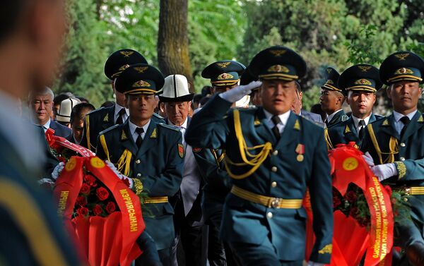 В Оше почтили память жертв июньских событий 2010 года - Sputnik Кыргызстан