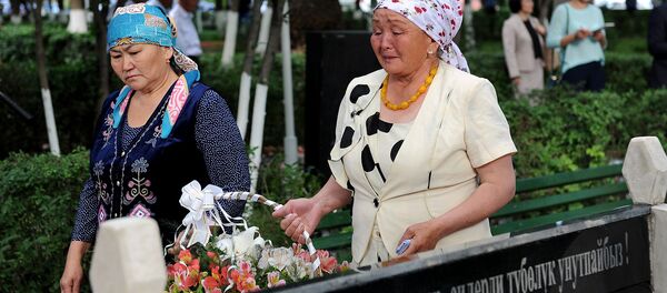 Поминальное мероприятие по июньским событиям в 2010 году в Оше - Sputnik Кыргызстан