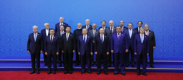 Рабочий визит президента РФ В. Путина в Казахстан. День второй - Sputnik Кыргызстан