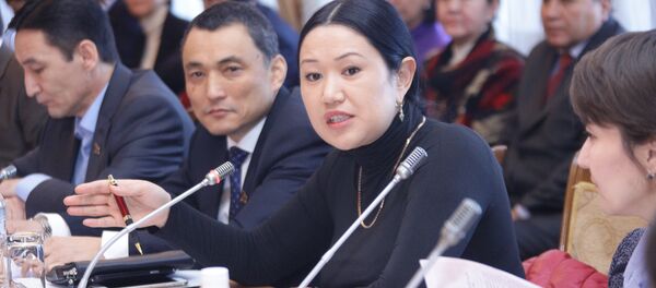 Жогорку Кеңештин мурдагы депутаты Ыргал Кадыралиеванын архивдик сүрөтү Жогорку Кеңештин мурдагы депутаты Ыргал Кадыралиеванын архивдик сүрөтү - Sputnik Кыргызстан