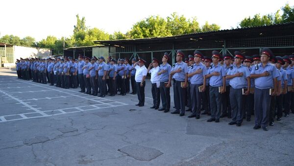 Награждение отличившихся сотрудников патрульной милиции - Sputnik Кыргызстан