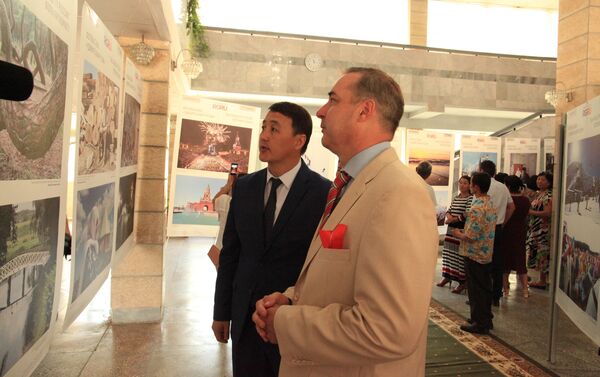 Фотовыставка организована Центральноазиатским представительством Российской газеты в Кыргызстане совместно с мэрией Оша - Sputnik Кыргызстан