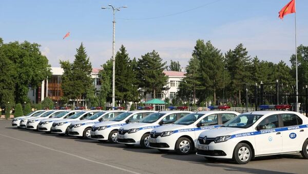 Передача десяти автомобилей Renault Logan Джалал-Абадскому областному отделению Патрульной милиции - Sputnik Кыргызстан