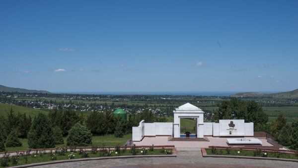 Мемориальный комплекс Ата-Бейит в селе Чон-Таш. Архивное фот - Sputnik Кыргызстан